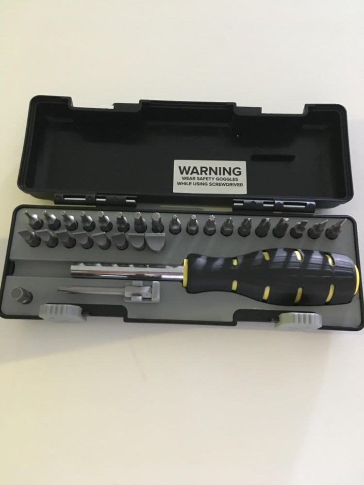 Wheeler Space Saver Screwdriver Set with Magnetic Handle Bits Case Assortment
