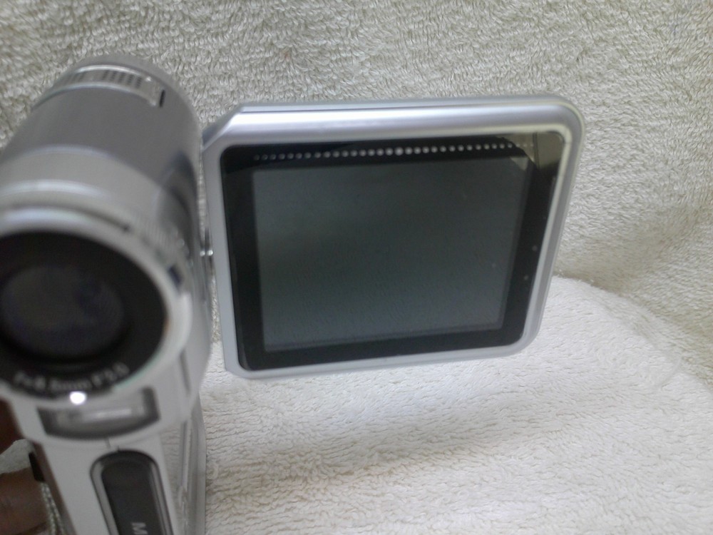 VuPoint Solutions DV-DM1-VP Portable Media Player
