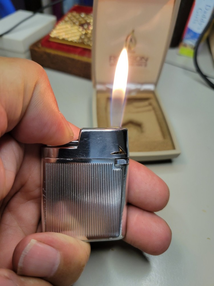 Vintage Ronson Varaflame Liteguard Original Box Lighter 1950's (WORKING)