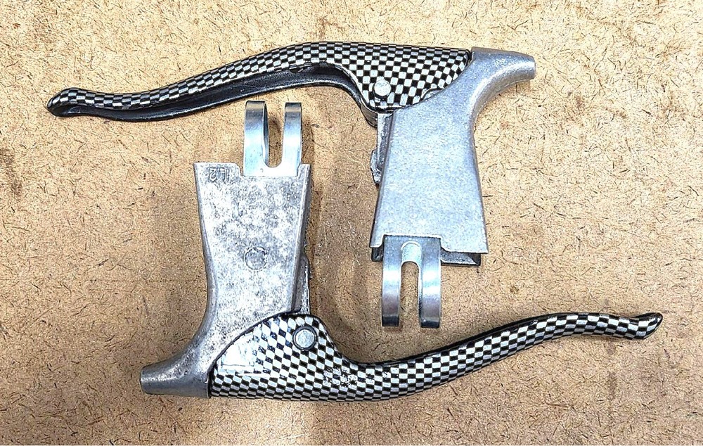 Bicycle handlebar brake levers