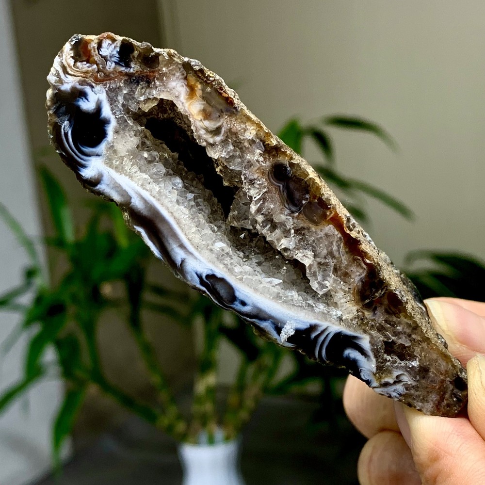 103G Natural agate geode quartz cluster crystal specimen Healing