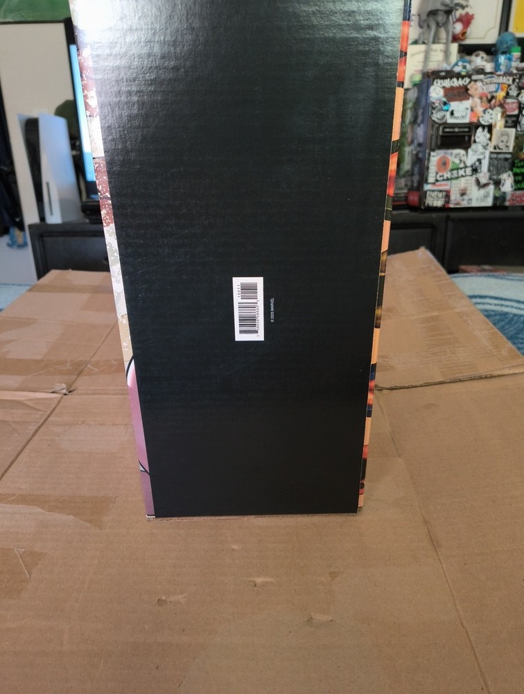 MARVEL SWIMSUIT SPECIAL COMIC BOX Friends Does & Rivals
