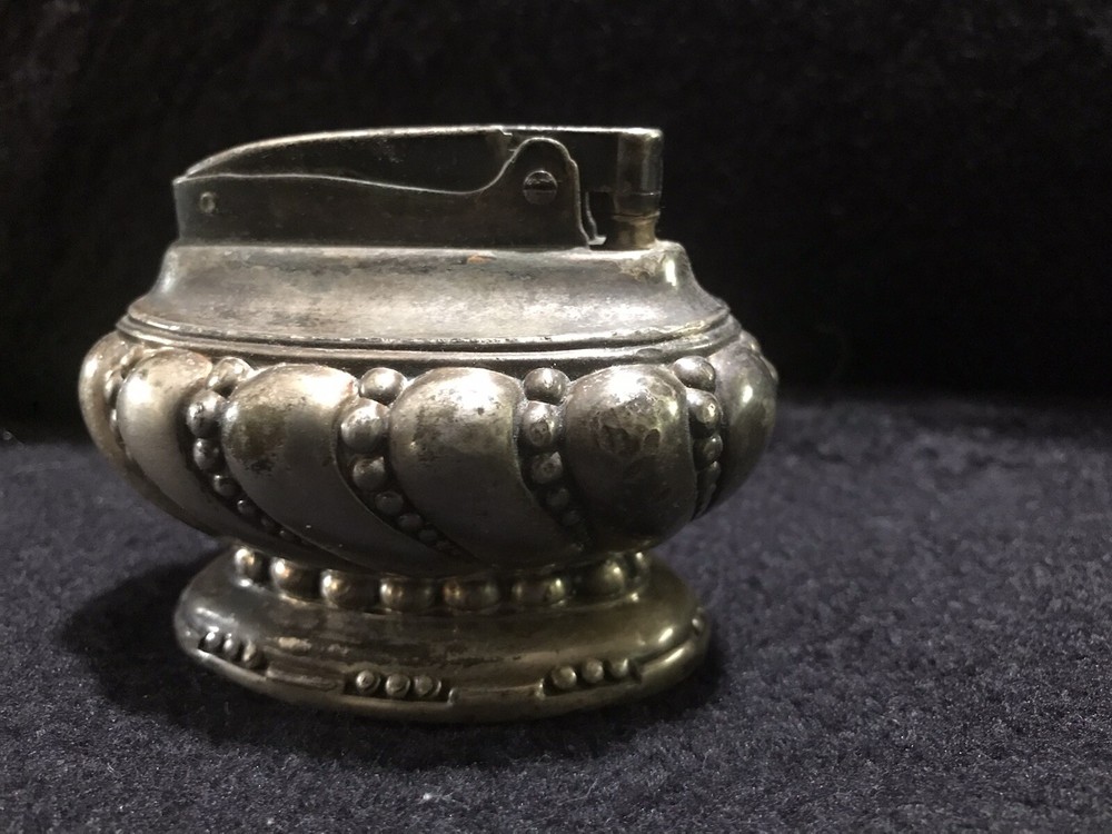 Vintage Ronson Queen Ann Silverplate Table Lighter
