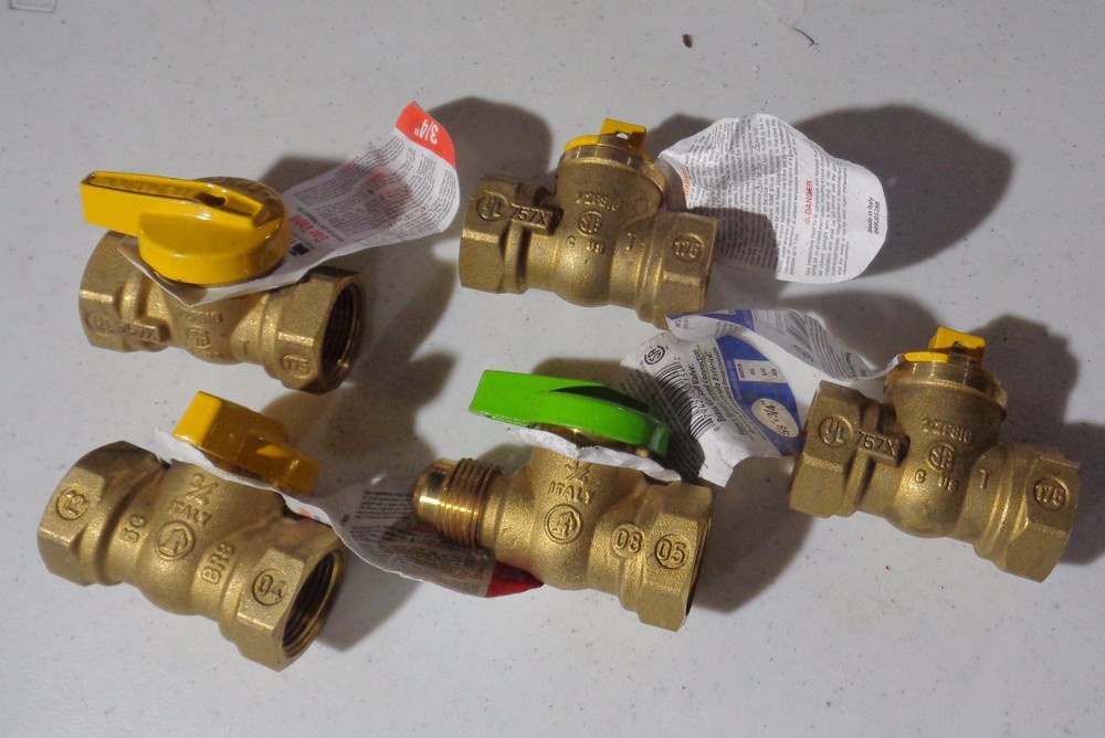 5-Brass Gas Valves New Different Sizes