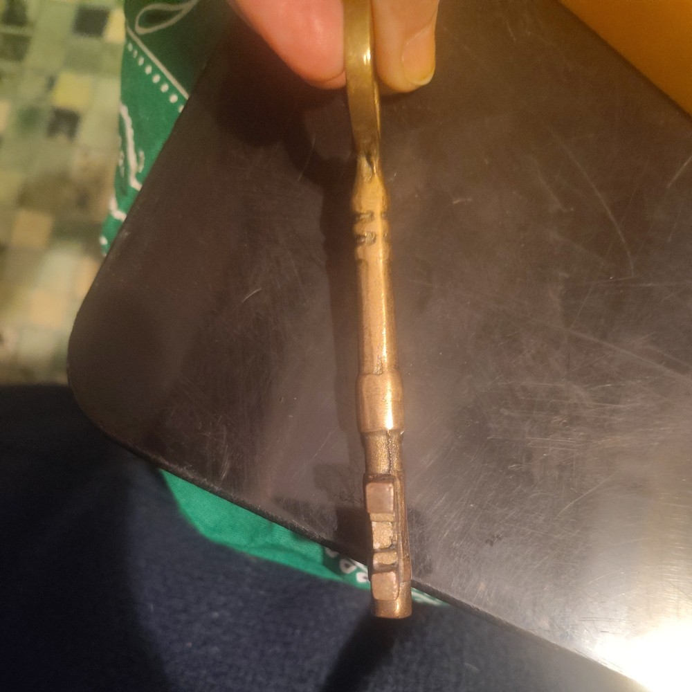 Gold Metal Skeleton Key