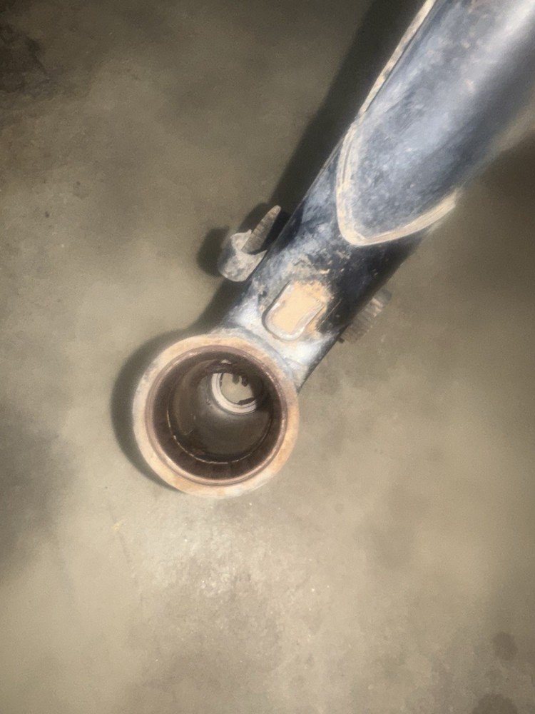 82-85 suzuki dr-250 Frame