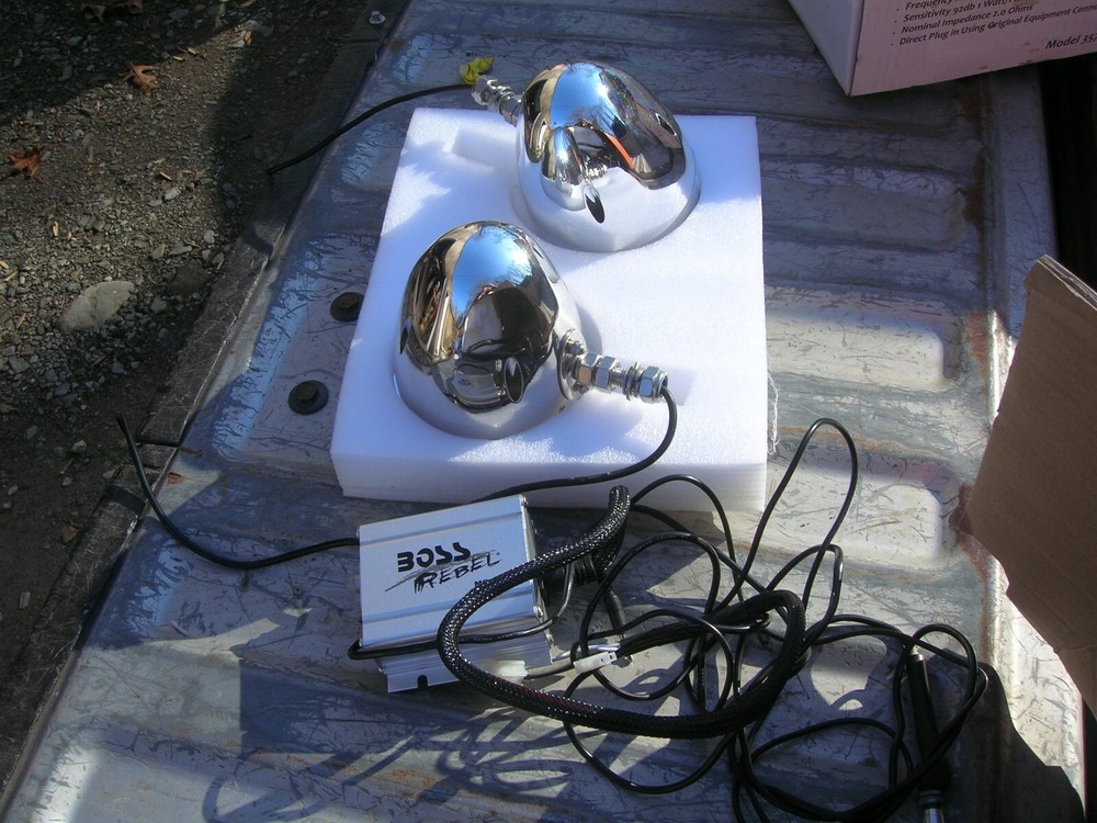 HARLEY DAVIDSON CHROME SPEAKERS