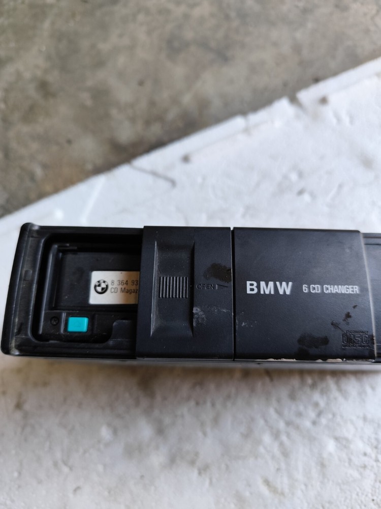 BMW 530 2000/CD CHANGER/65128361584