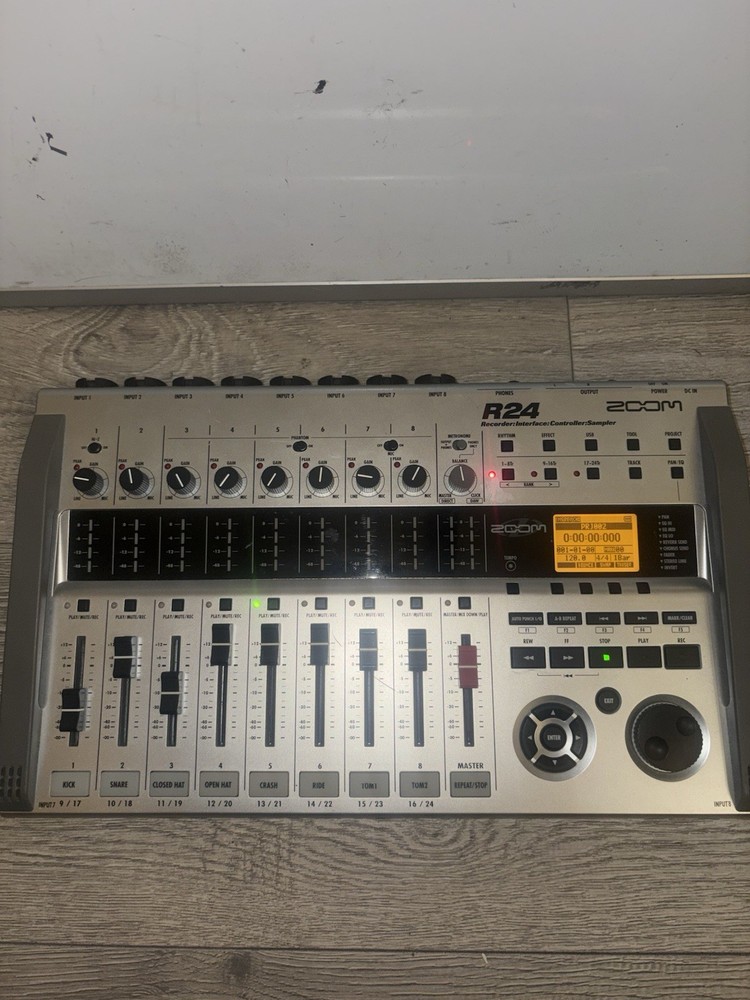 ZOOM R24 Digital Multi Track Recorder 24 Track Interface Controller 8 Channel
