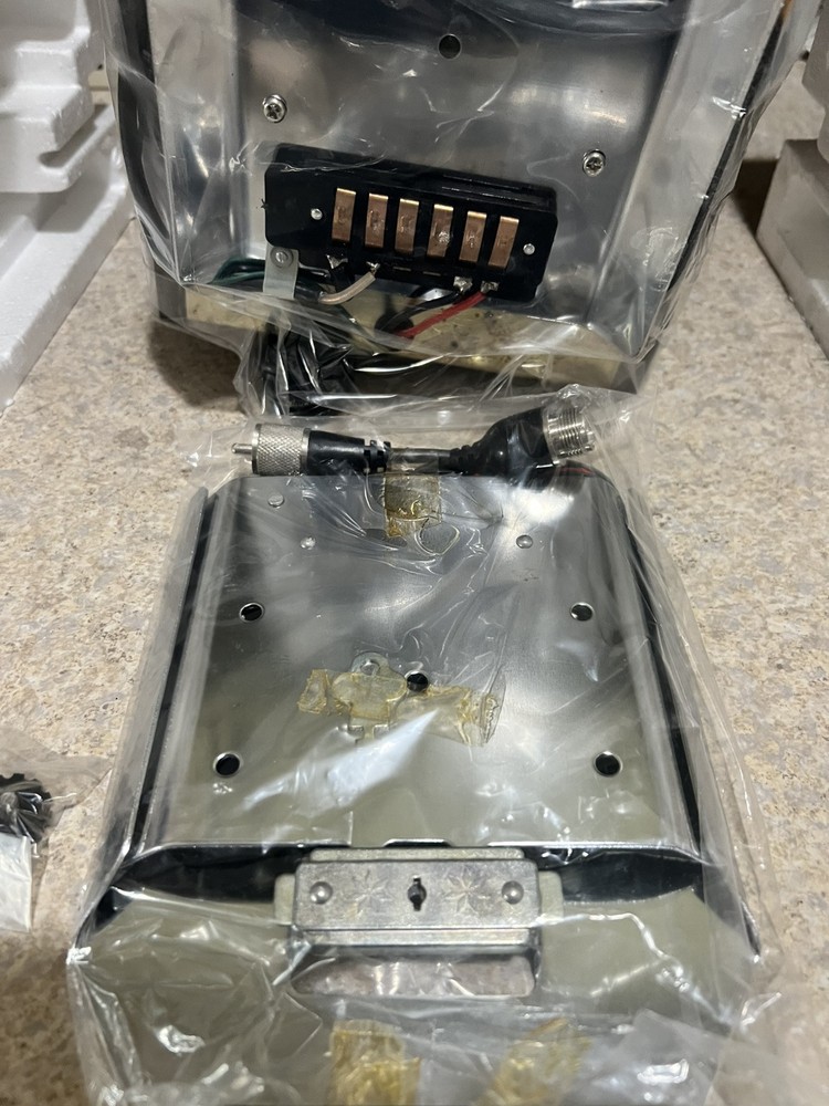 New In Box Gold Home CB Station TI-8000
