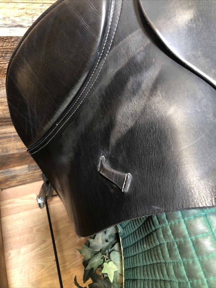 16.5" County W.B. Dressage Saddle