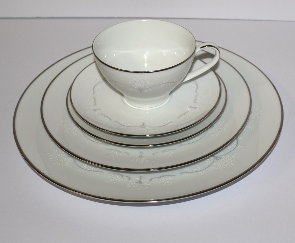Noritake Whitebrook 5-Piece Place Setting – Multiple Sets Available