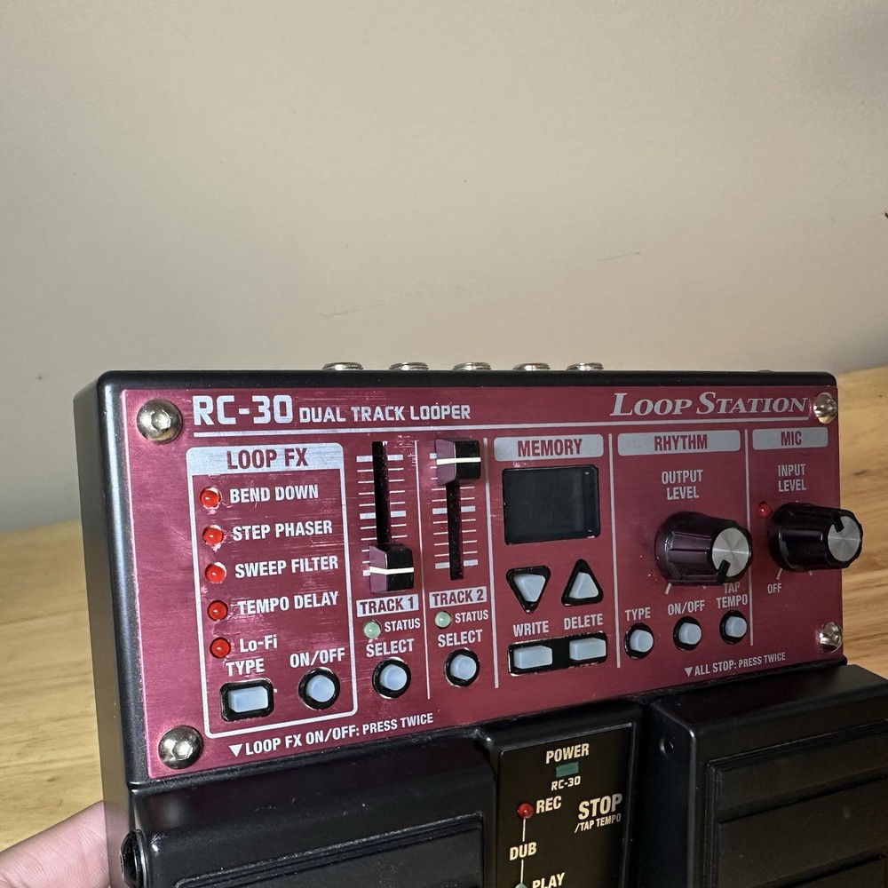 Boss RC-30 Loop Station Looper Sampler Effects Pedal *NOT TESTED*