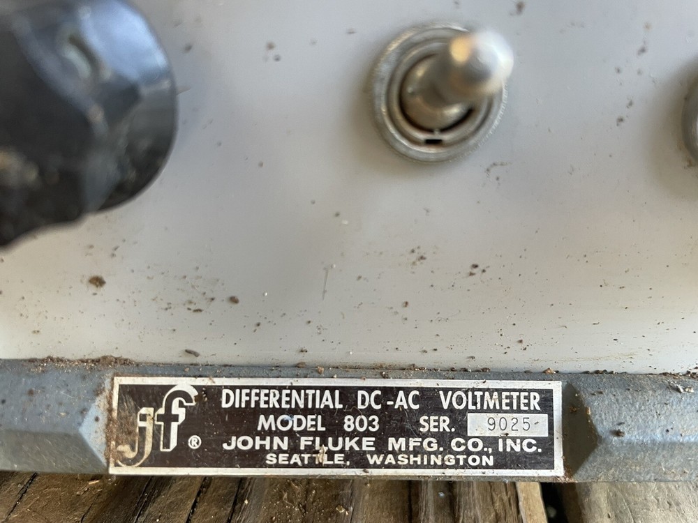 VINTAGE FLUKE 803 VOLTMETER Dc-AC
