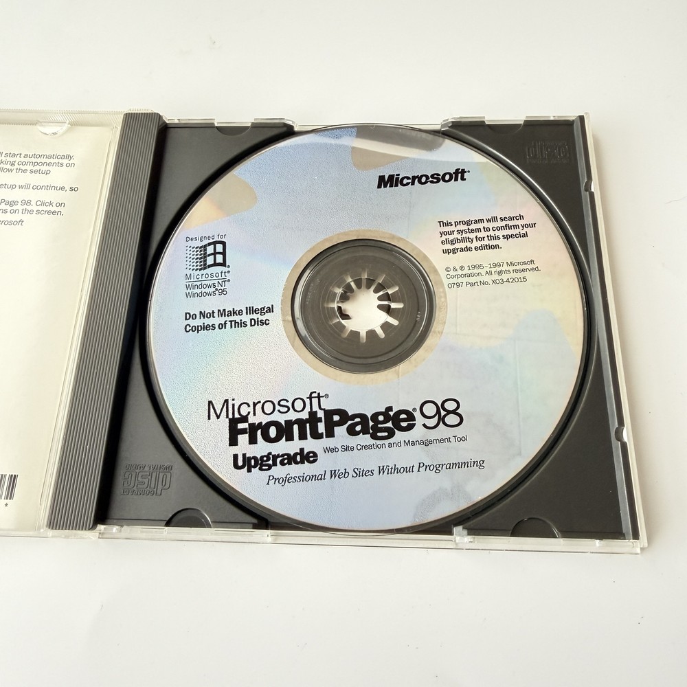 With CD KMicrosoft FrontPage 98 Upgrade CD-ROM for Windows NT 95 - With Key