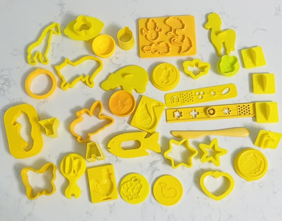 Play-Doh/Dough Accessories Tools Molds Shape Cutters Assorted 34 Pcs