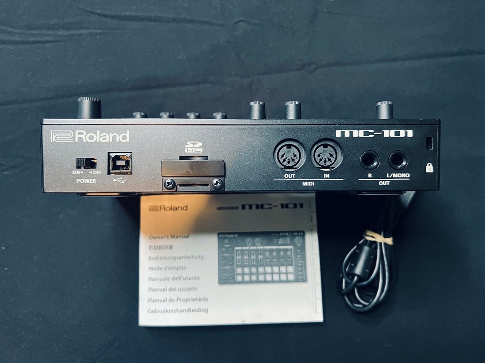 Roland MC101 4 Tracks Groovebox Sequencer