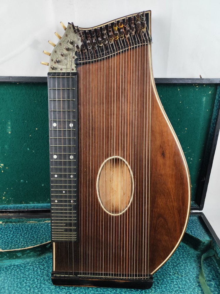 Anna Arnold 1900 32 String Tabletop Ziter