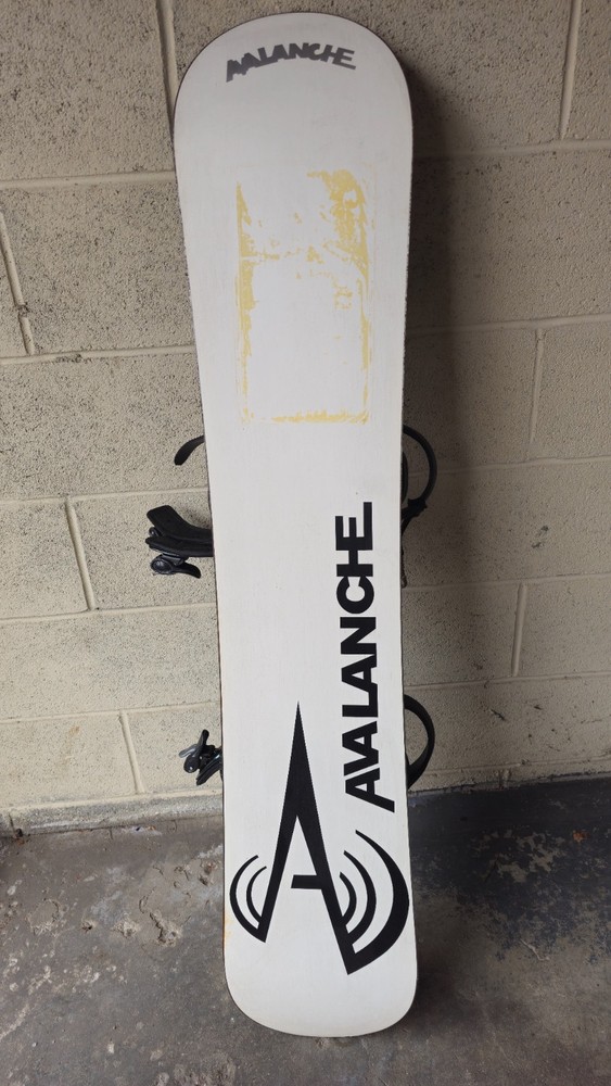 Avalanche Snowboard