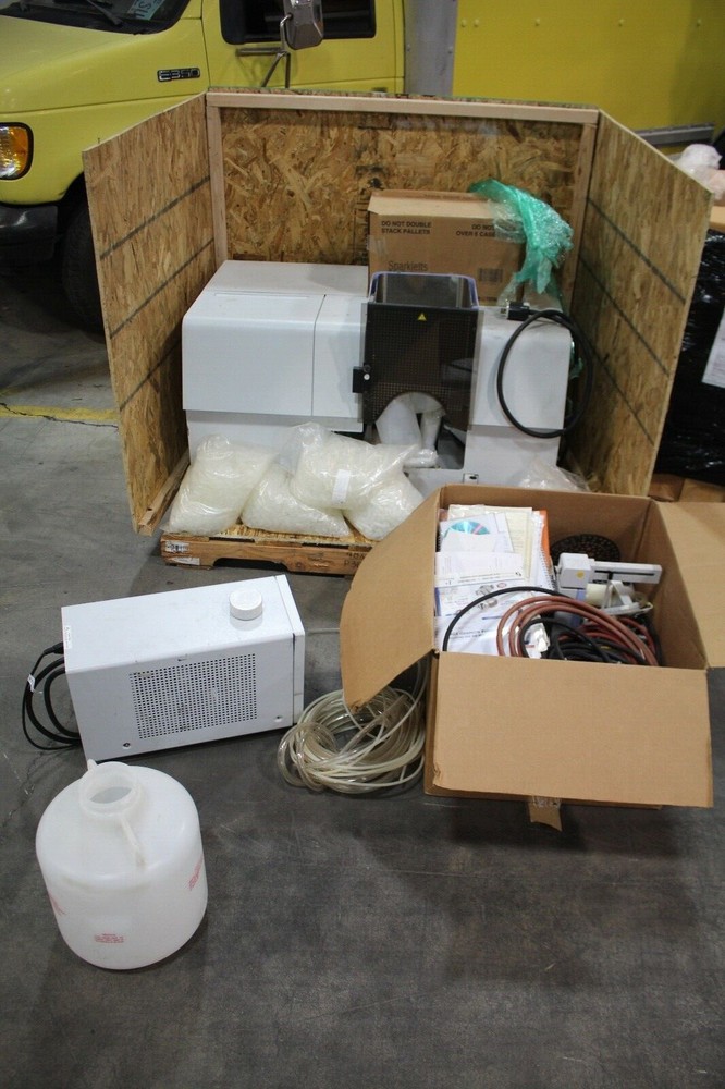 Perkin Elmer AAnalyst 800 Atomic Absorption Spectrometer