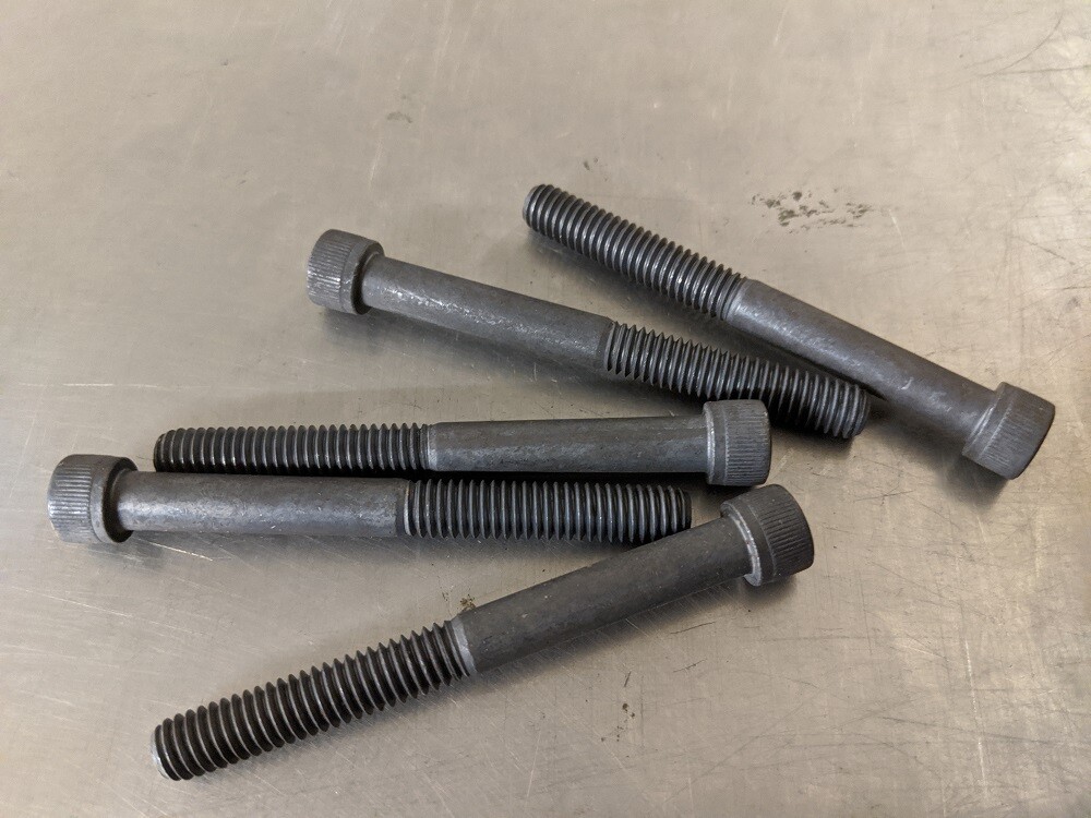 5/16-18 x 2-1/2" SOCKET HEAD CAP SCREW 6 EACH