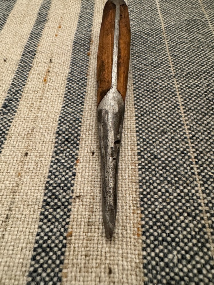 Perfect Handle Old Split Wood Screwdriver - Short - Unmarked Old