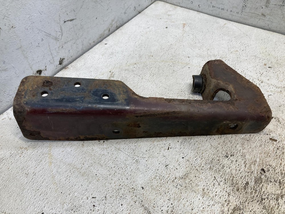 Peterbilt 387 Left/Driver Bumper Bracket - Used