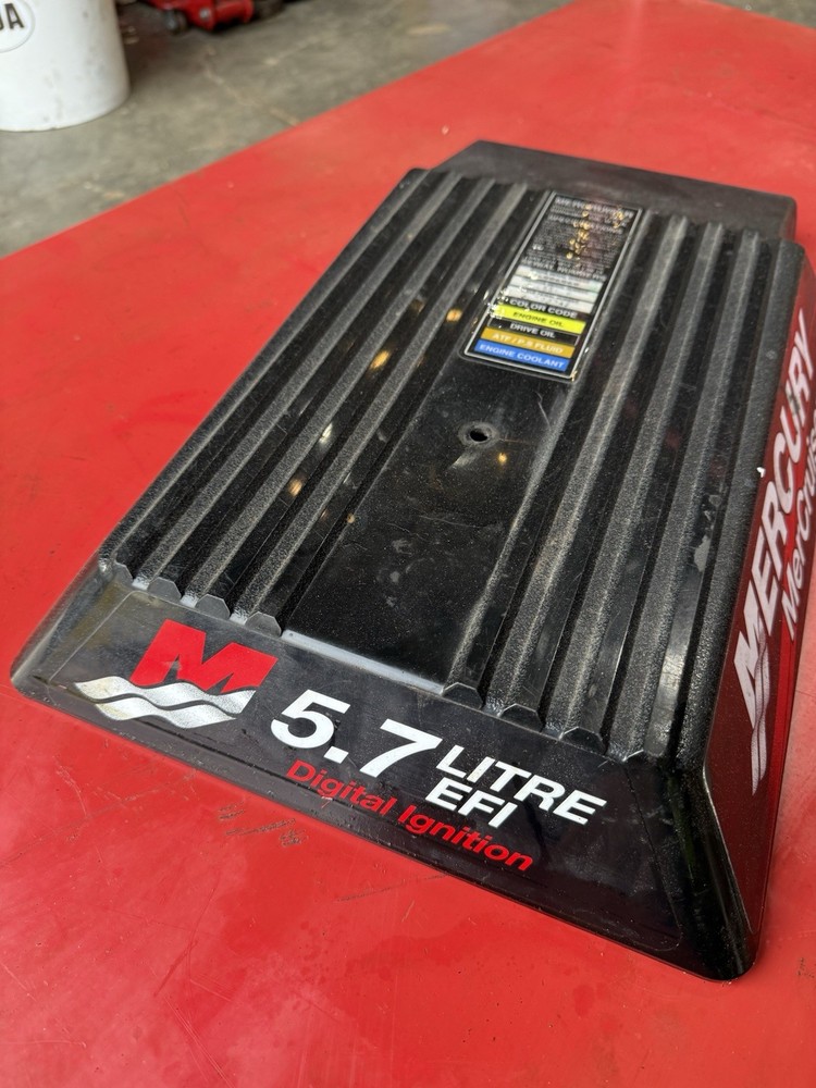 Mercruiser 5.7 EFI engine cover