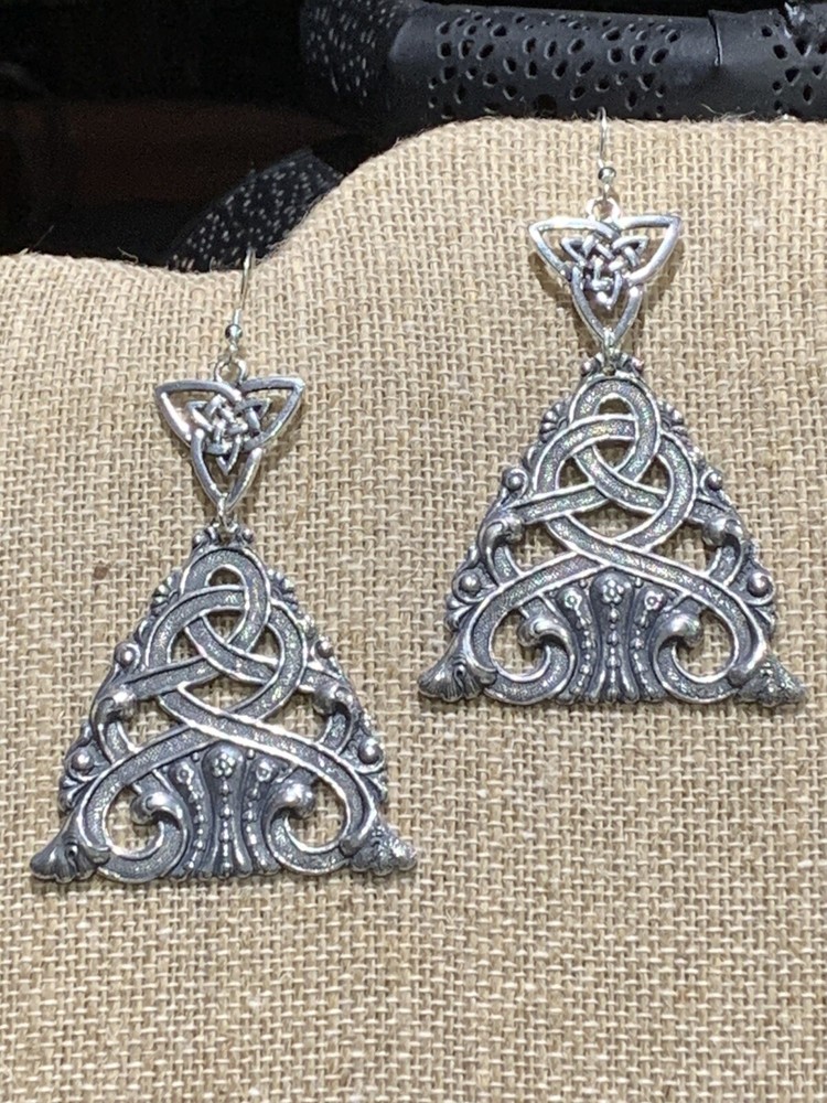 50% *Off *HANDCRAFTED BOLD TRIANGULAR CELTIC SHIELD & TRIQUETRA EARRINGS.SILV