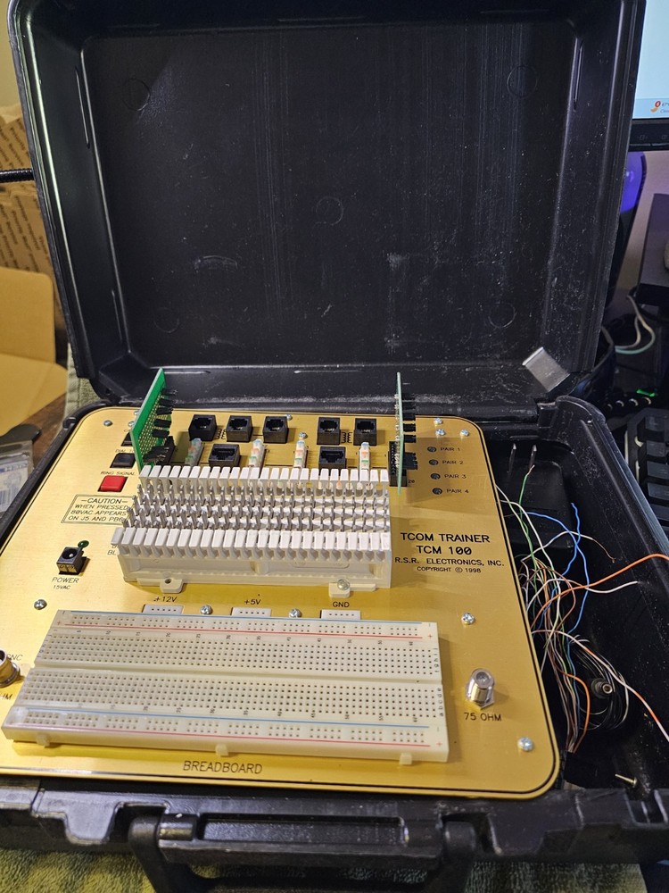 RSR ELECTRONICS TCM100 Telecom trainer