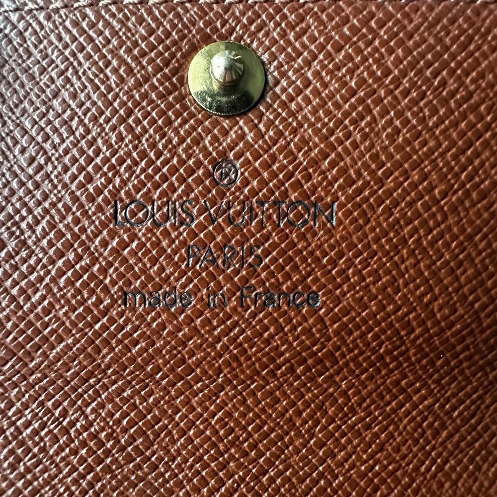 LOUIS VUITTON Monogram Key Case TH0041