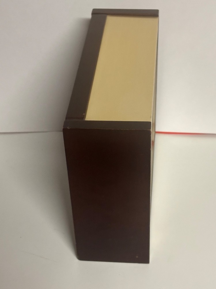 Linden Quartz World Time Clock