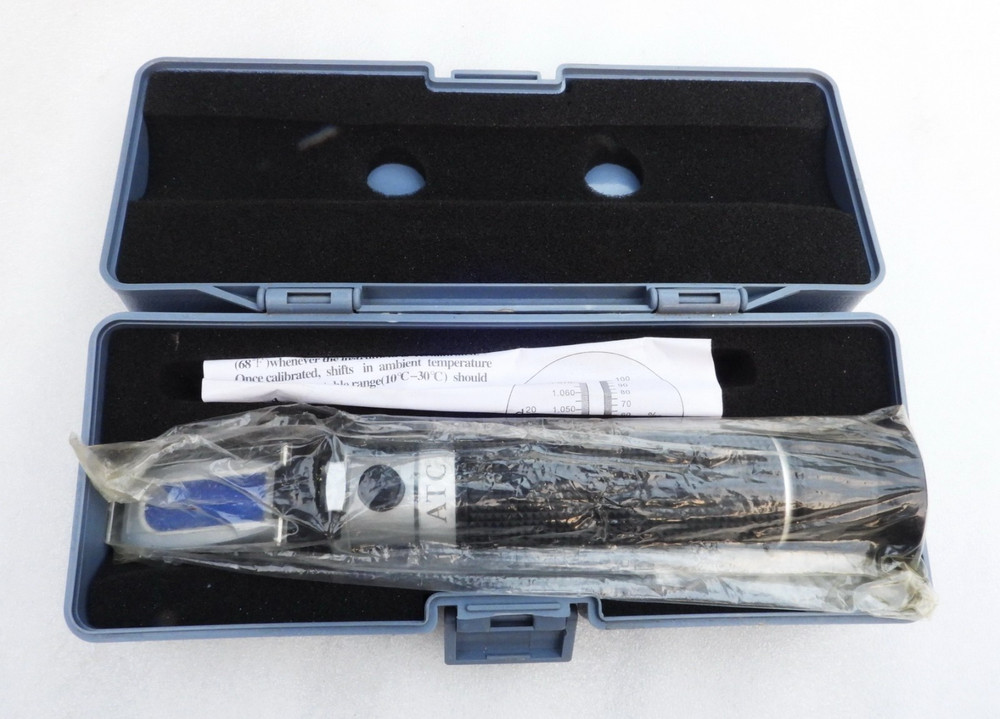 NOS ATC PORTABLE COMPACT HAND HELD REFRACTOMETER DEVICE WITH CASE