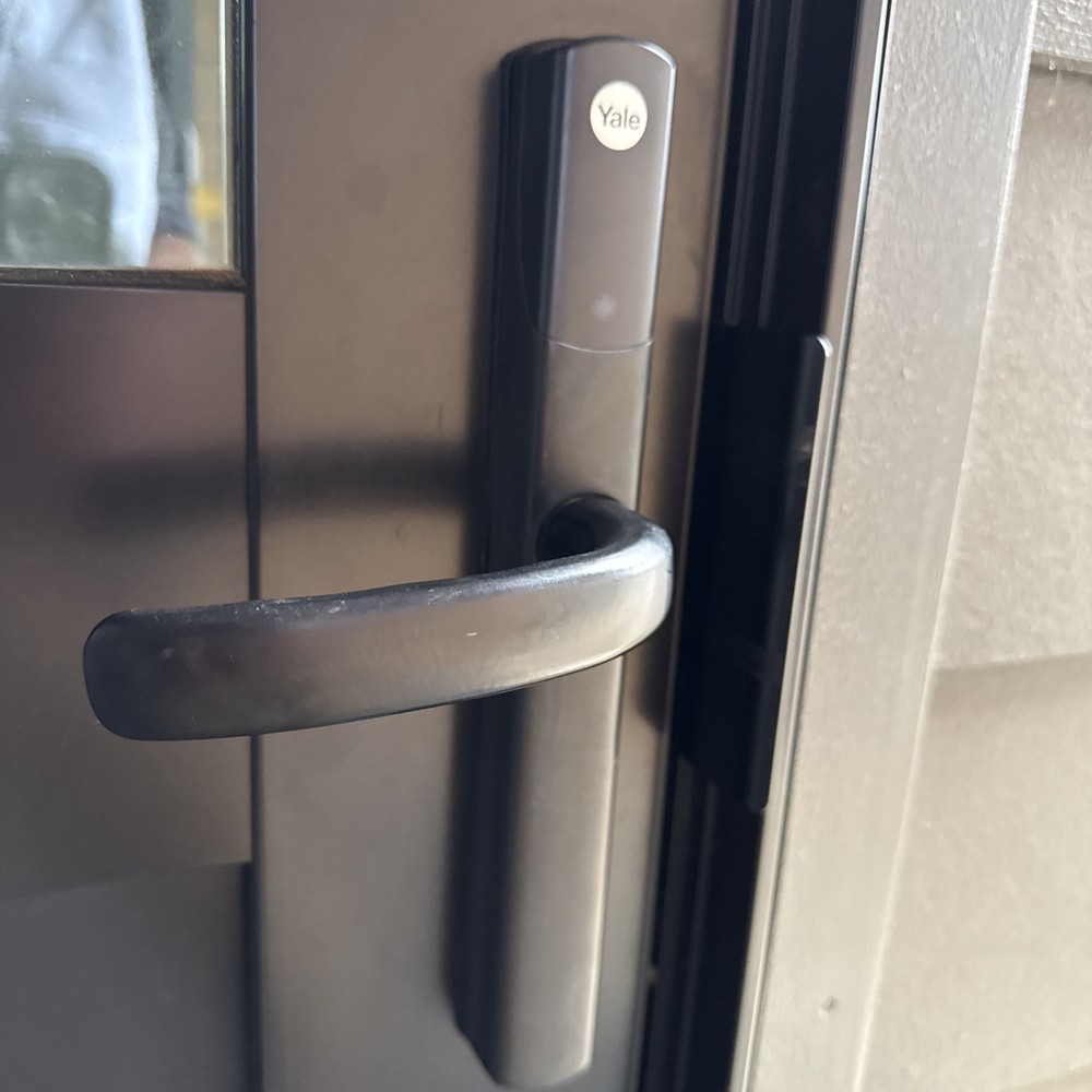Yale Conexis L2 Smart Door Lock Matte Black ￼