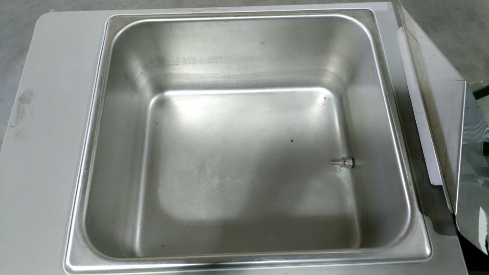 VWR Scientific Model 1235 600 Watts Digital Water Bath