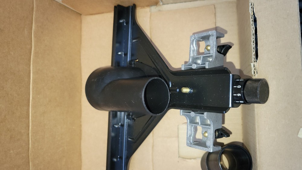 DeWALT Universal Edge Guide w/ Dust Collection DW6913 R113