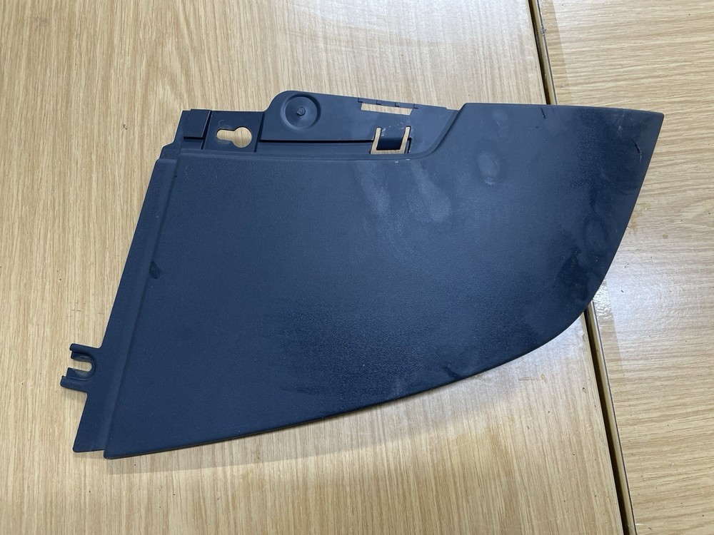 Volvo Front Upper Insert Trim Panel 82430056  LH