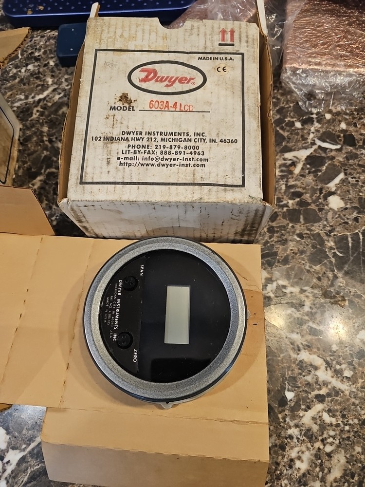 Dwyer 603A-4 LCD Pressure Transmitter