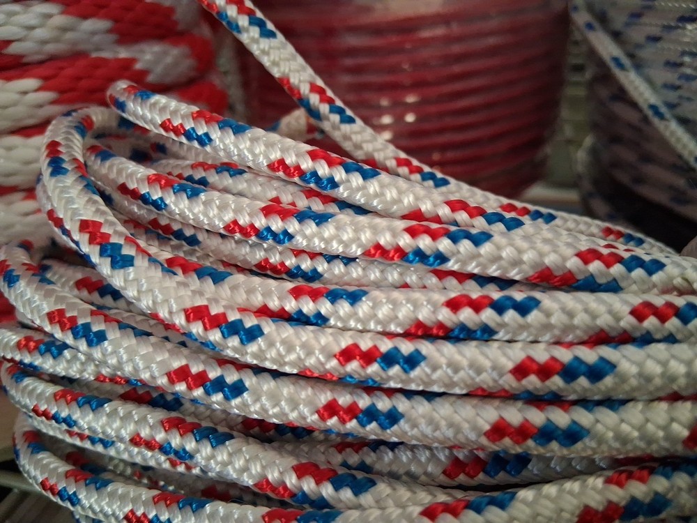 1/4 x 100 ft. Double Braid-Yacht Braid polyester rope. RWB