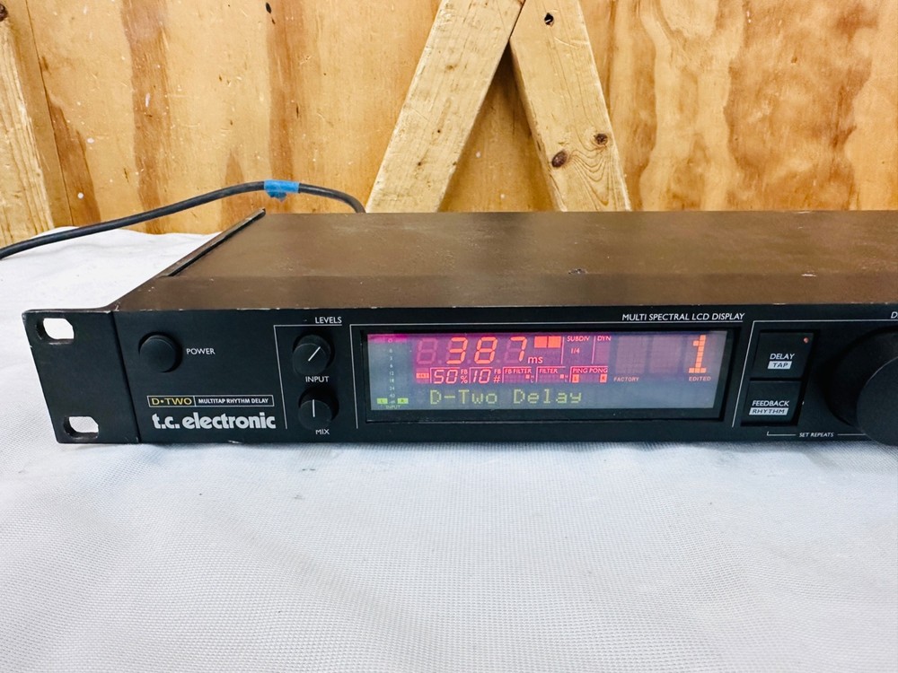 TC Electronic D-Two Multitap Rhythm Digital Delay - Tested & Working