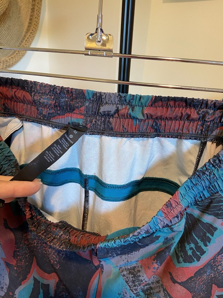 mens lululemon size medium shorts