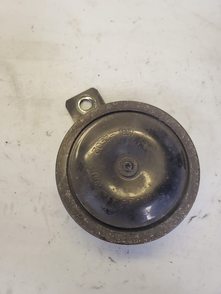 94 - 02 Honda Magna VF750 horn