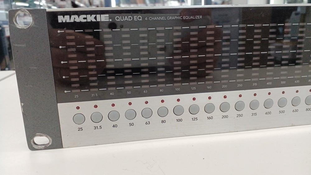 MACKIE QUAD EQ Digital 4-Channel Rack Equalizer