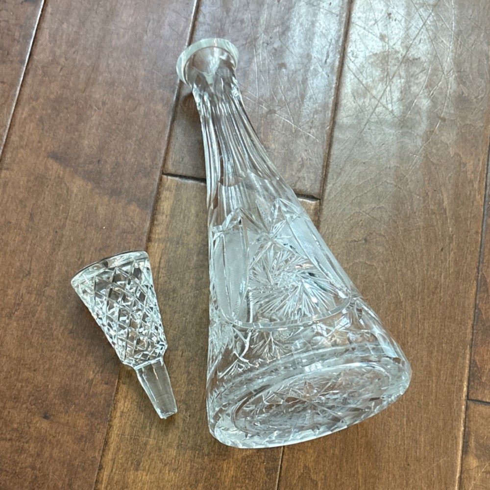 Clear Cut Glass Decanter with Stopper, Etched Pattern, Round, Glossy Decorative
