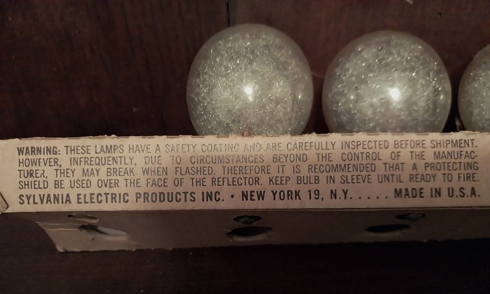 4 Sylvania Blue Dot Super Flash Bulbs Press 25