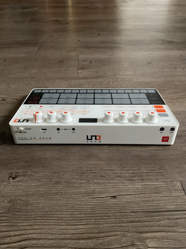 IK Multimedia UNO Drum Machine Programmable Battery Powered 16 Pads Effects