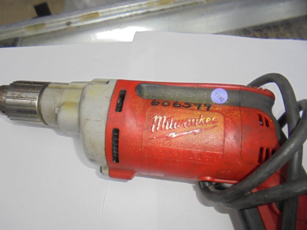 MILWAUKEE HEAVY-DUTY  1/2" DRILL Cat. 0300-20