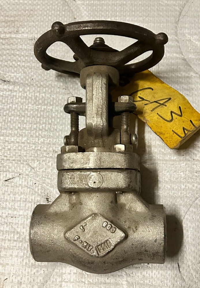 DSI 1" 800 Gate Cat 4121 Valve Thread x Socket Weld