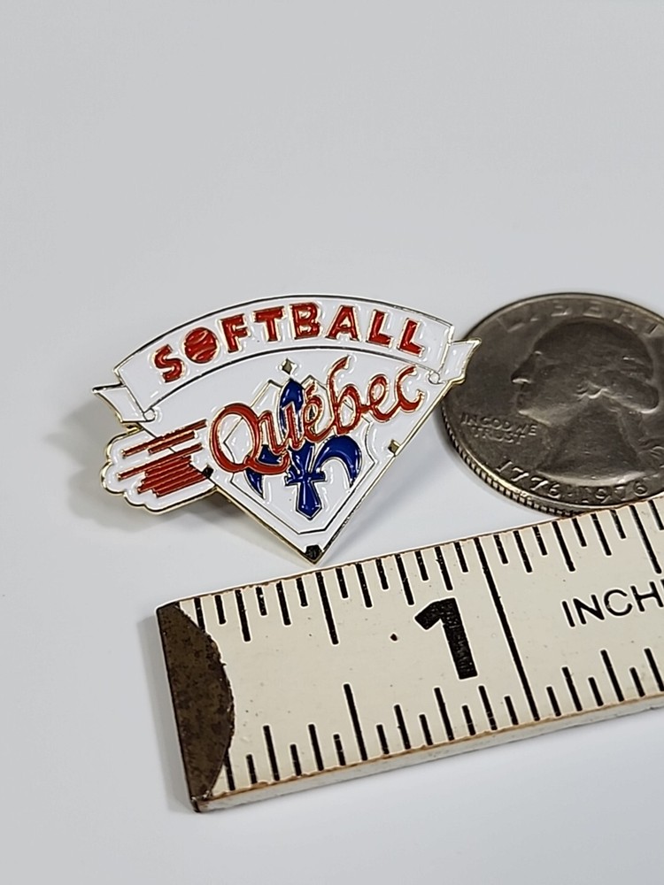 Softball Quebec Lapel Pin