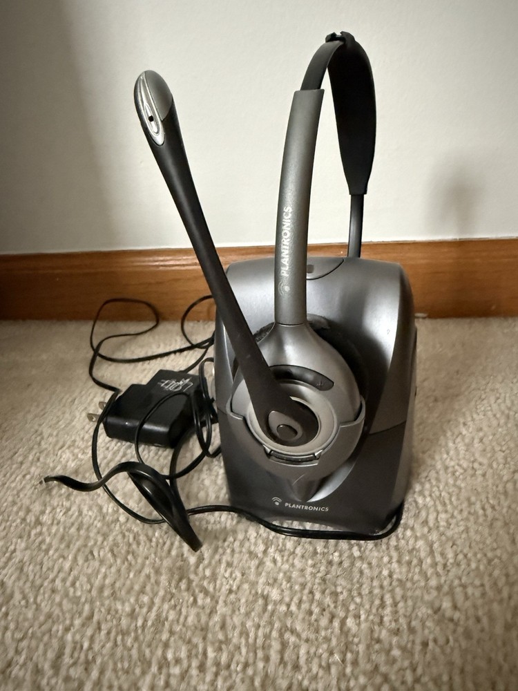 Plantronics CS351N Wireless Office Phone Headset Base System Powers On